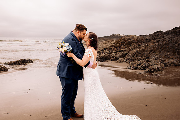 Joe-inn-at-spanish-head-lincoln-city-oregon-wedding-72