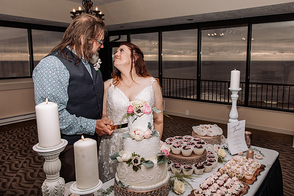 Jeff-April-Inn-Spanish-Head-Lincoln-City-oregon-Wedding-2022 (289 of 299)