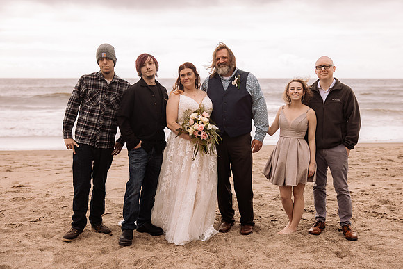 Jeff-April-Inn-Spanish-Head-Lincoln-City-oregon-Wedding-2022 (170 of 299)