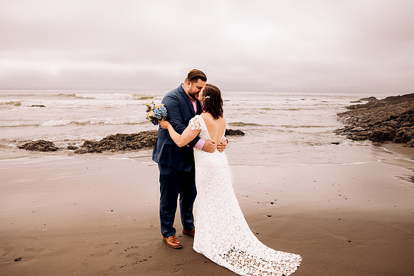 Joe-inn-at-spanish-head-lincoln-city-oregon-wedding-73