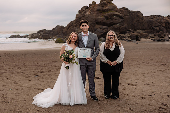 Eric-Kylee-Fishing-Rock-Elopement-Depoe-Bay-0regon-Photos-4739