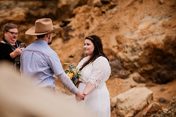 Trevyn-Ky-Otter-Crest-Devils-Punchbowl-Depoe-Bay-Oregon-Elopement-Photos-9474