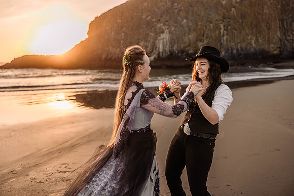 Teal-Jocelyn-Seal-Rock-Elopement-