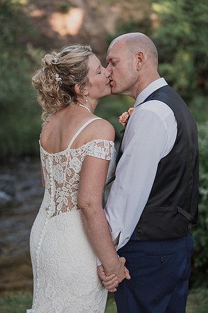 Derrick-Kenzie-Navarra-Gardens-Willamina-Oregon-Wedding-Photos (342 of 436)