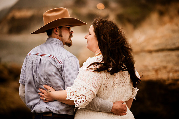 Trevyn-Ky-Otter-Crest-Devils-Punchbowl-Depoe-Bay-Oregon-Elopement-Photos-9909