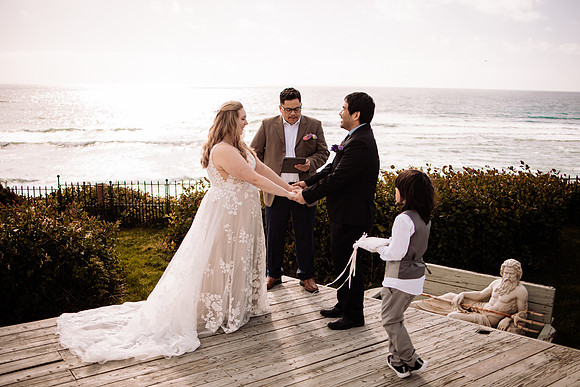 Darrick-Hillary-Gleneden-Oregon-Beach-Elopement-Photos