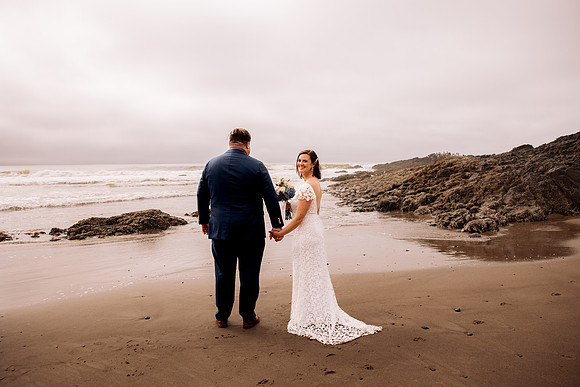 Joe-inn-at-spanish-head-lincoln-city-oregon-wedding-80