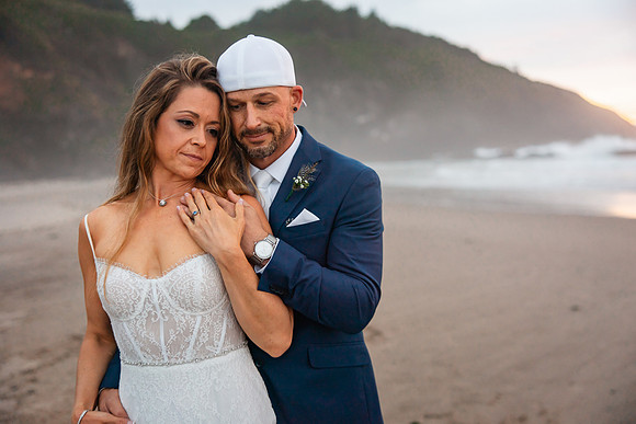 Jillian-Peter-Depoe-Bay-Oregon-Elopement-photos-76