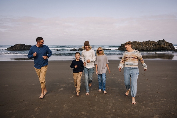 Family-Photos-2024-Lincoln-City-Oregon--16